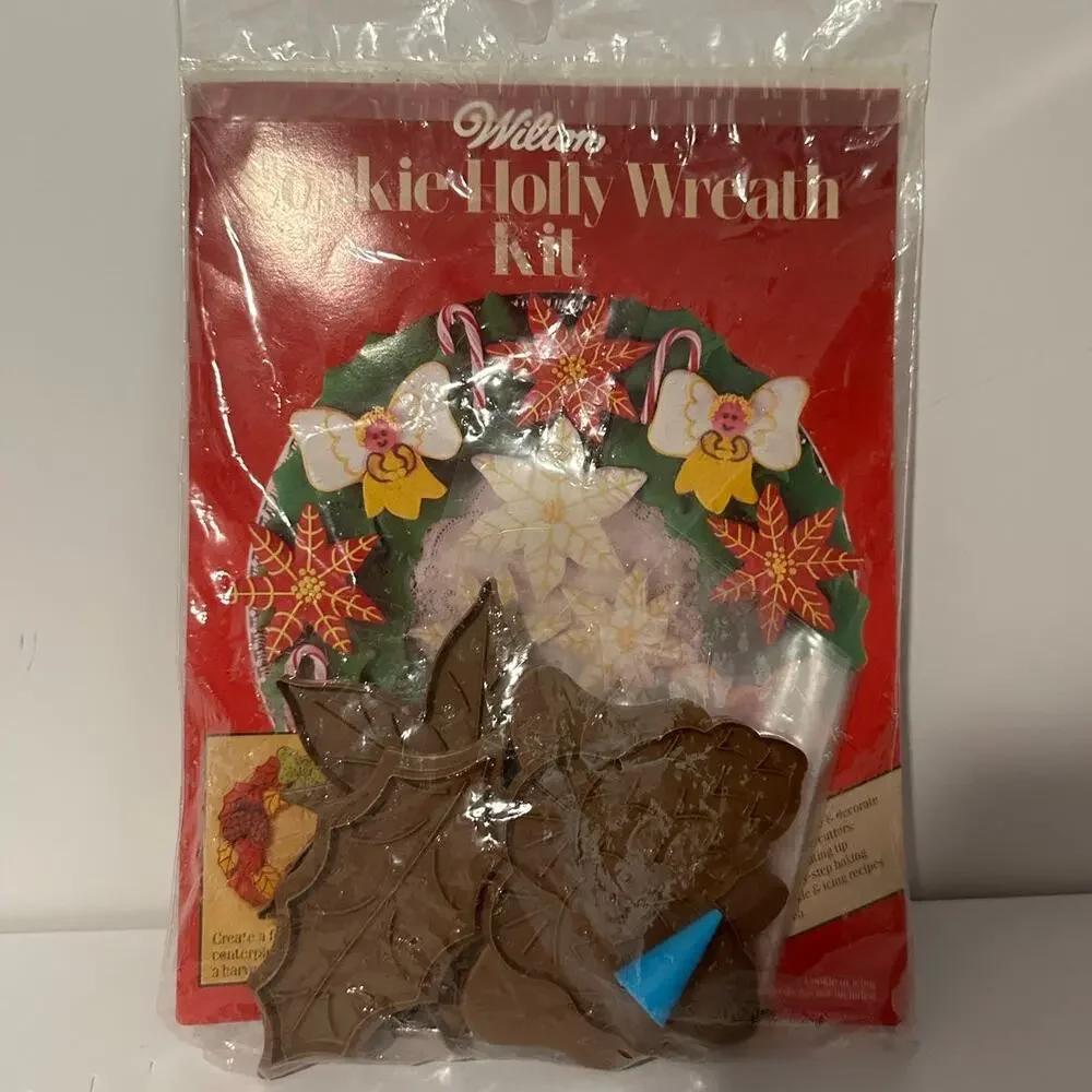 Wilton Vintage Christmas Cookie wreath cookie cutters